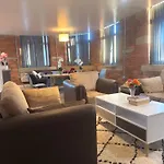 Stays, Play Pool,wi-fi,parking,3 Double Beds Apartment