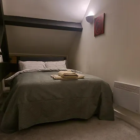 公寓 Stays, Play Pool,wi-fi,parking,3 Double Beds