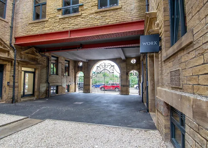 Stays, Play Pool,wi-fi,parking,3 Double Beds Apartment *