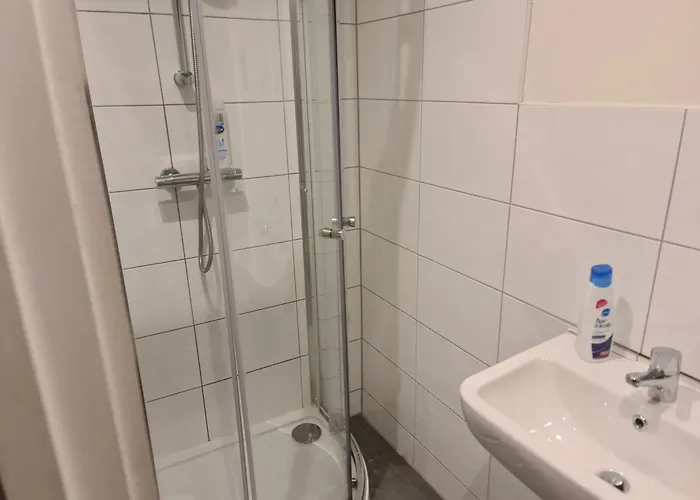 公寓 Stays, Play Pool,wi-fi,parking,3 Double Beds 布雷得佛