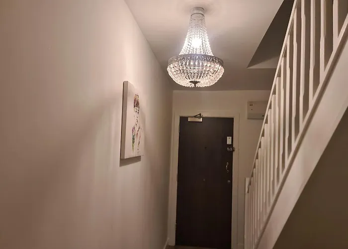 Apartment Stays, Play Pool,wi-fi,parking,3 Double Beds